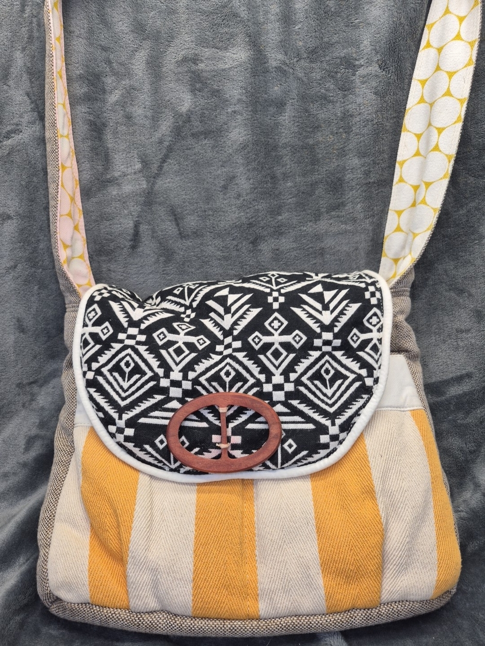 Sage & Harper Bag Bohemian Style Geometric Pattern  Wooden Acent  Padded